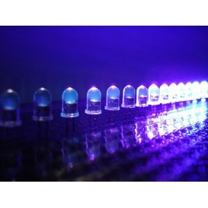 画像: VioLED (台湾)　UV LED (紫外線LED) ランプ φ3mm φ5mm スルーホール エミッター 電球 チューブ